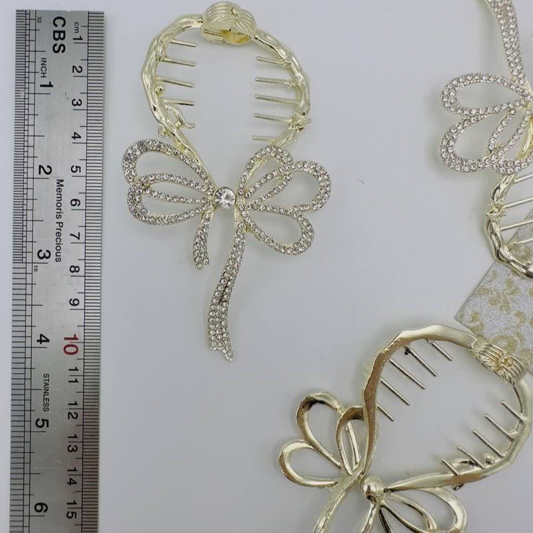 گوجه ای پاپیون نگینی